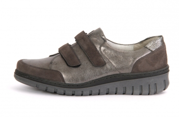 Klaudia 690301 303 736